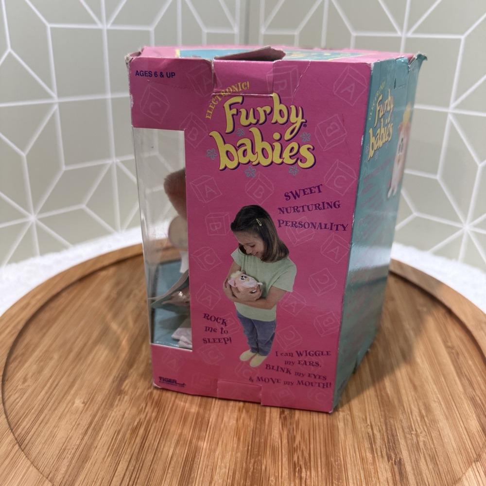 1999 Furby Babies Pink 70-940 Tiger Electronics in Box - Picture 4 of 8